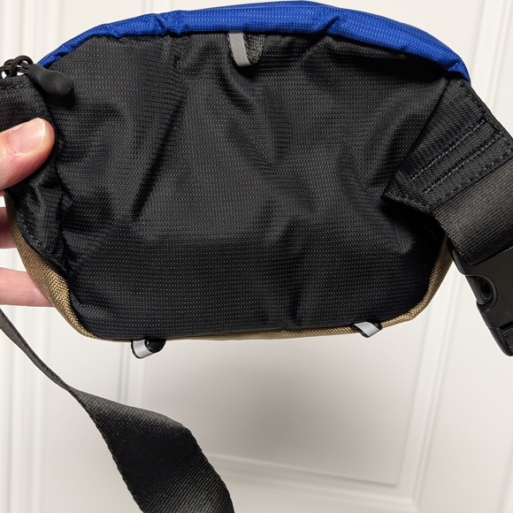 Herschel Supply Co. Tour Hip Pack Small Cordura in Blue and Gray 5” x 7” x 2.5” - Picture 5 of 7